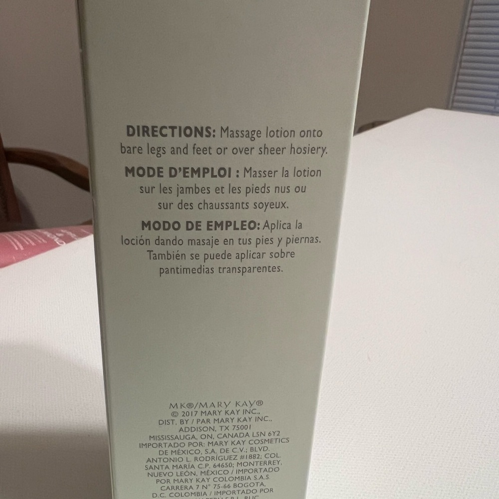 New Mary Kay Mint Bliss Energizing Lotion for Feet and Legs - 3fl. oz (D3) - Picture 2 of 4